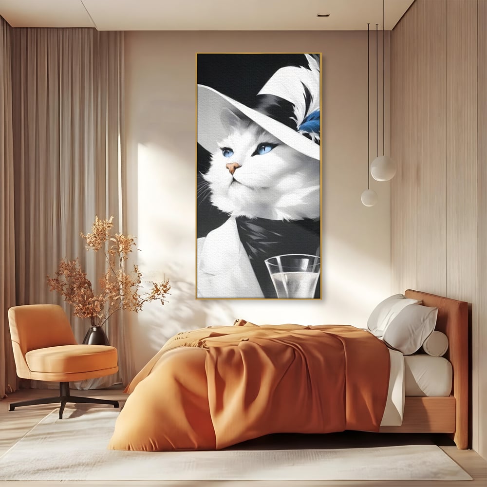 Tablou canvas cu tablou canvas cu pisica aristocrata purtand palarie, in rama de aluminiu auriu, pe perete intr-un dormitor